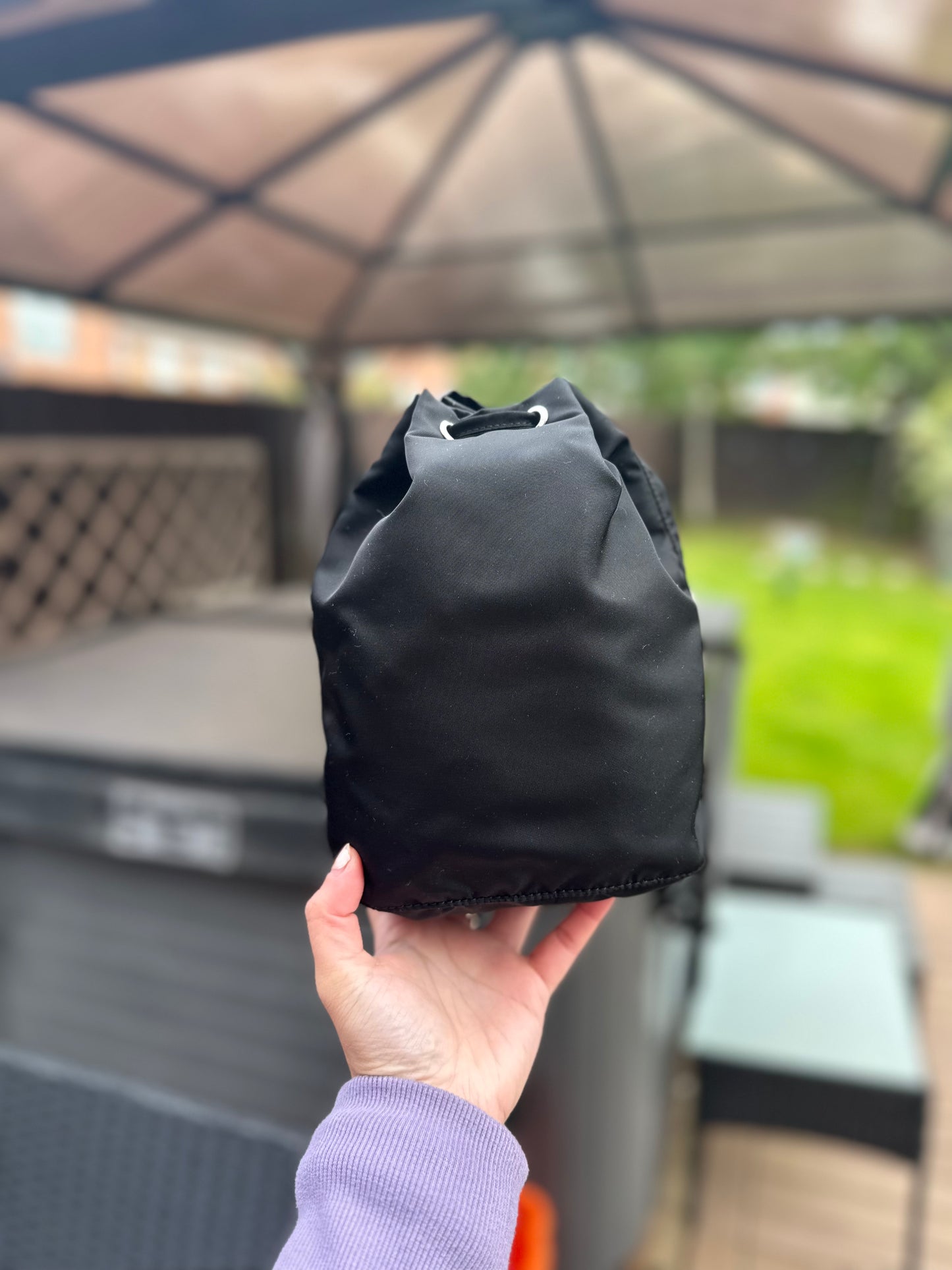 Nylon bucket bag with chain