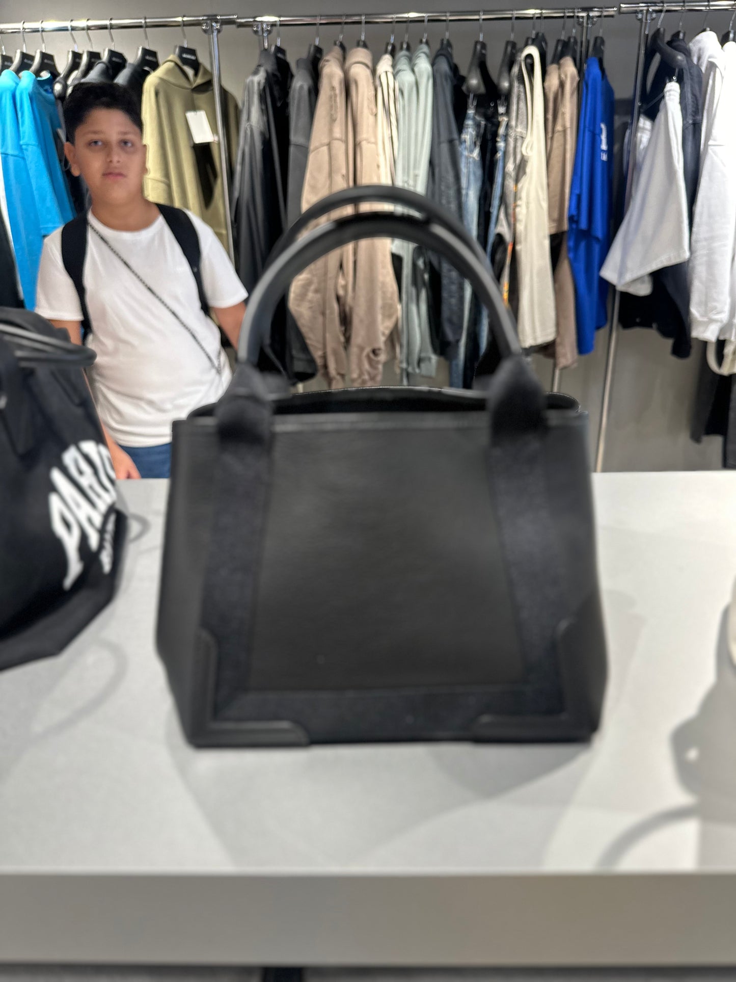 Navy cabas s leather in black