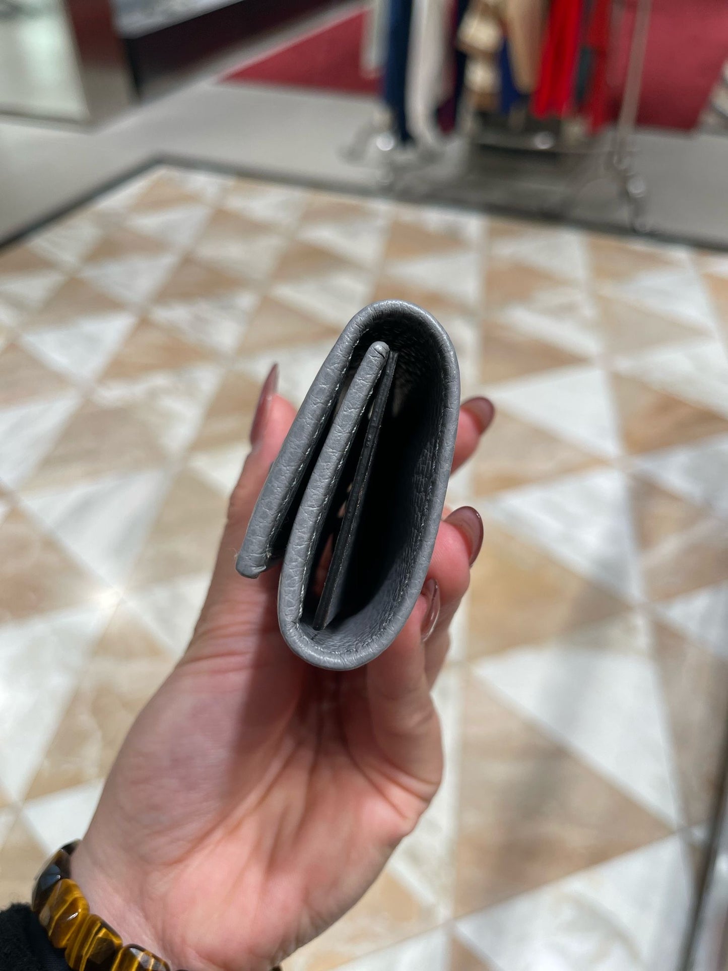 GG key holder pearl grey