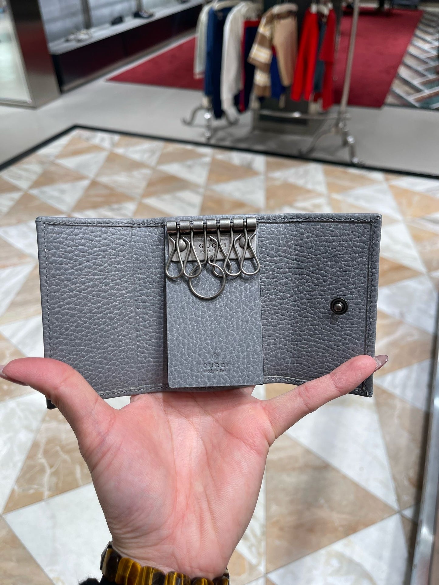 GG key holder pearl grey