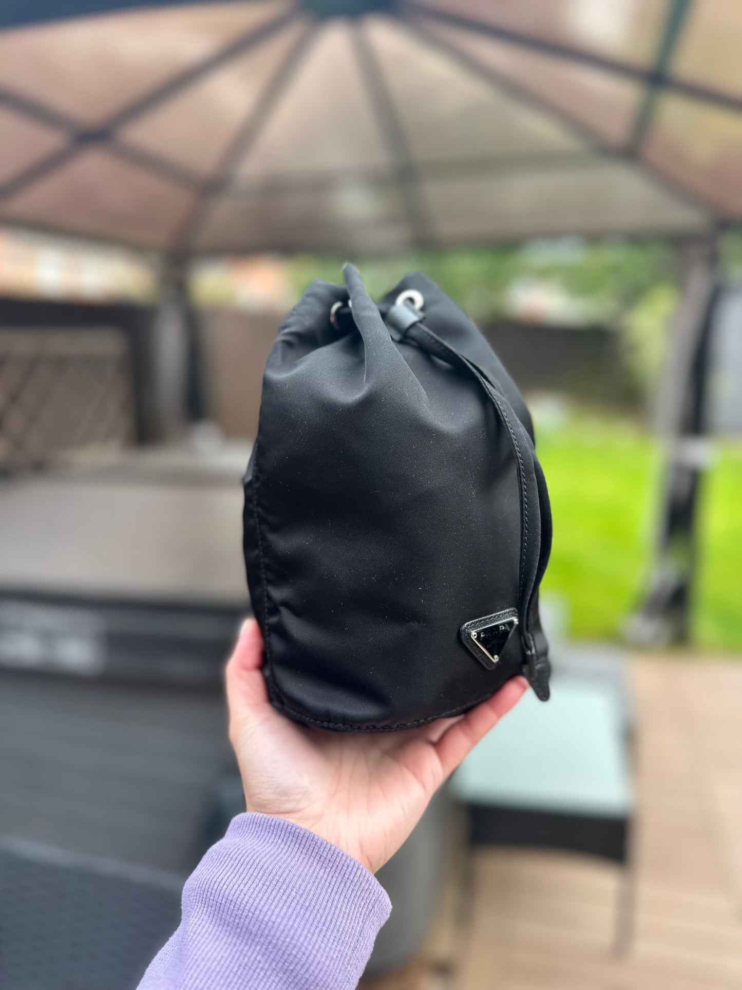 Nylon bucket bag with chain
