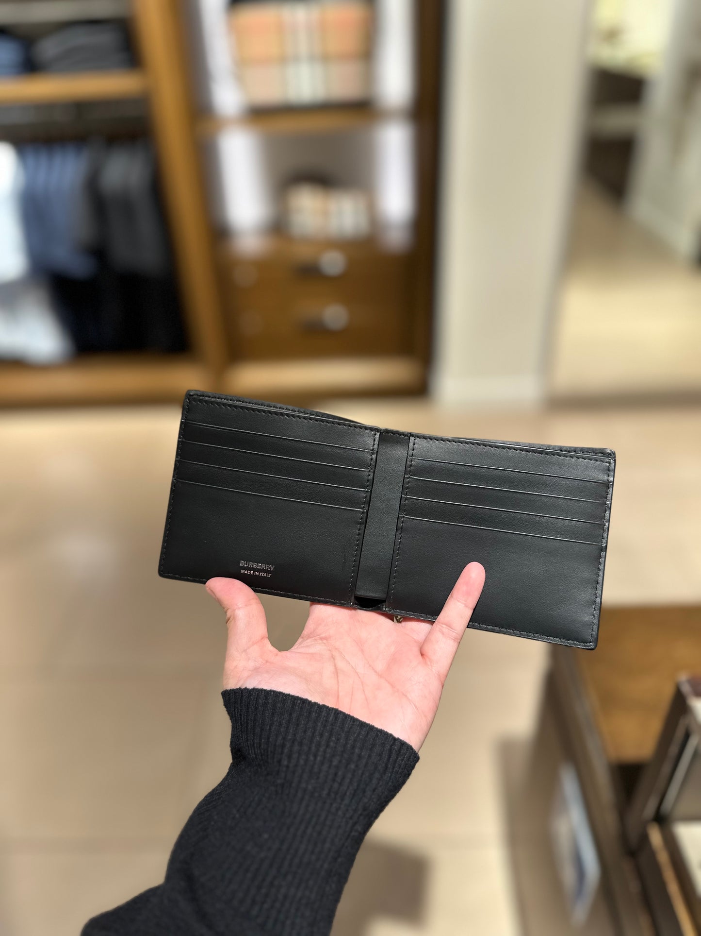 Classic bi fold wallet