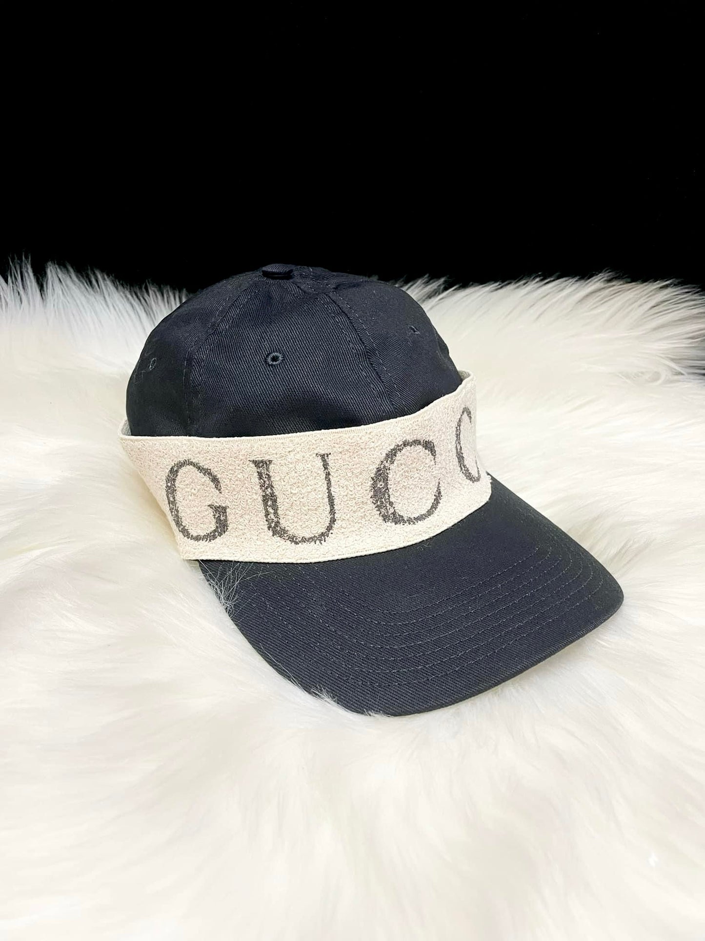 Logo cap
