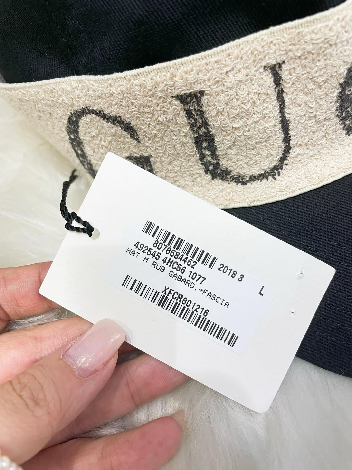 Logo cap
