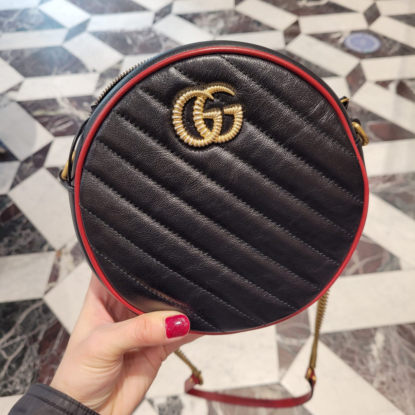 gg marmont round bag
