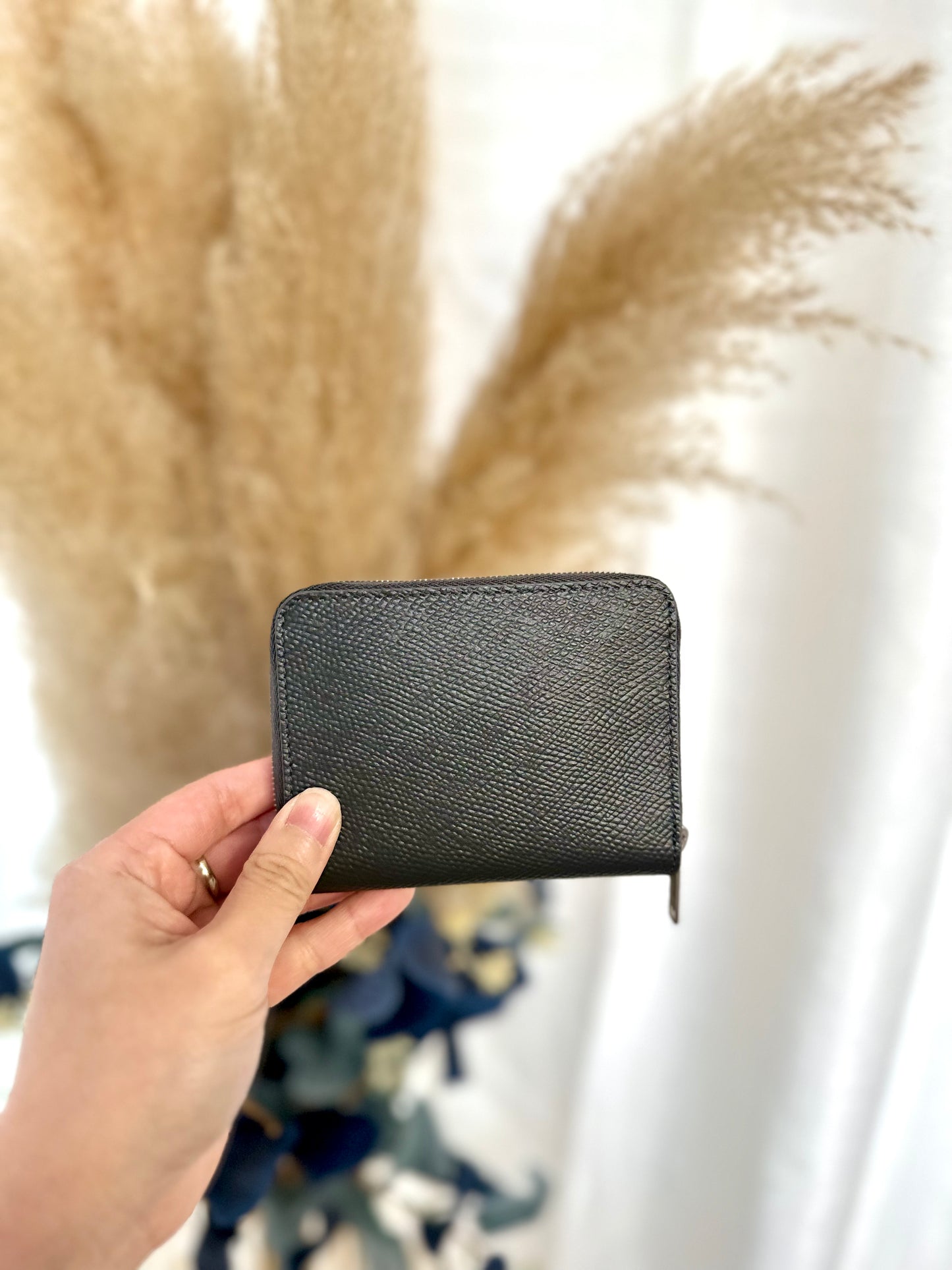 Zipper card holder dark grey
