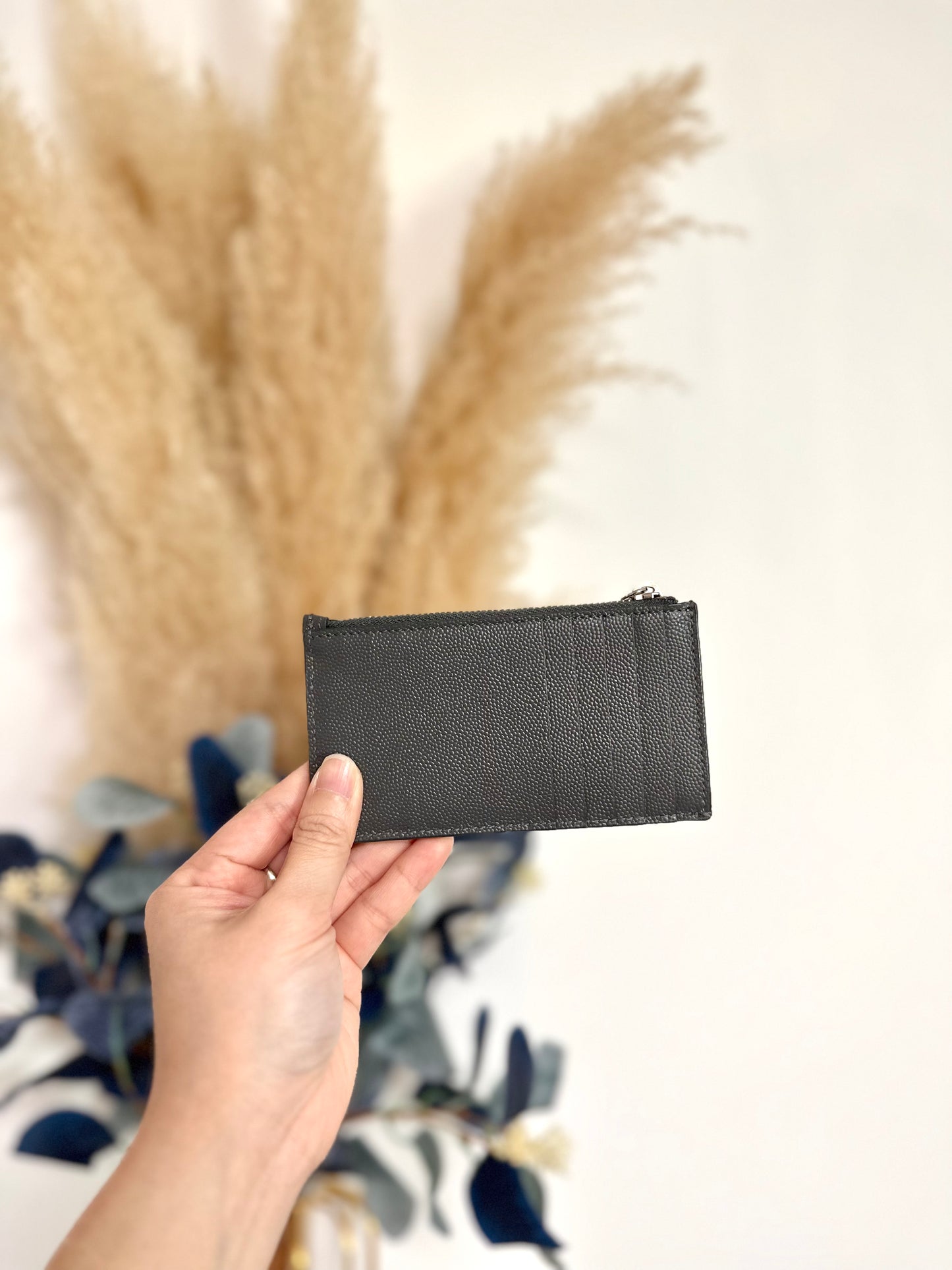 Zipper card holder