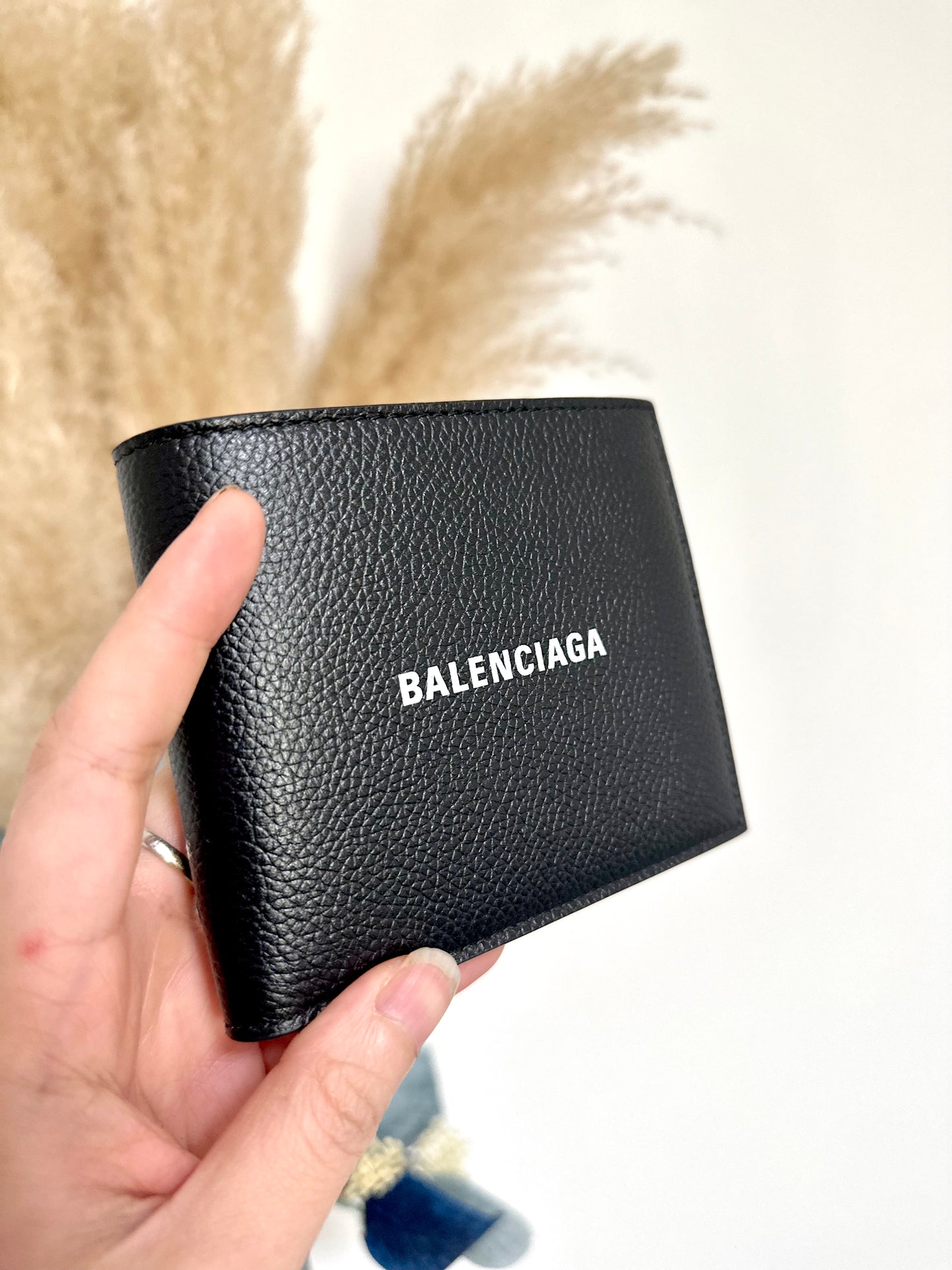 Logo bi-fold wallet