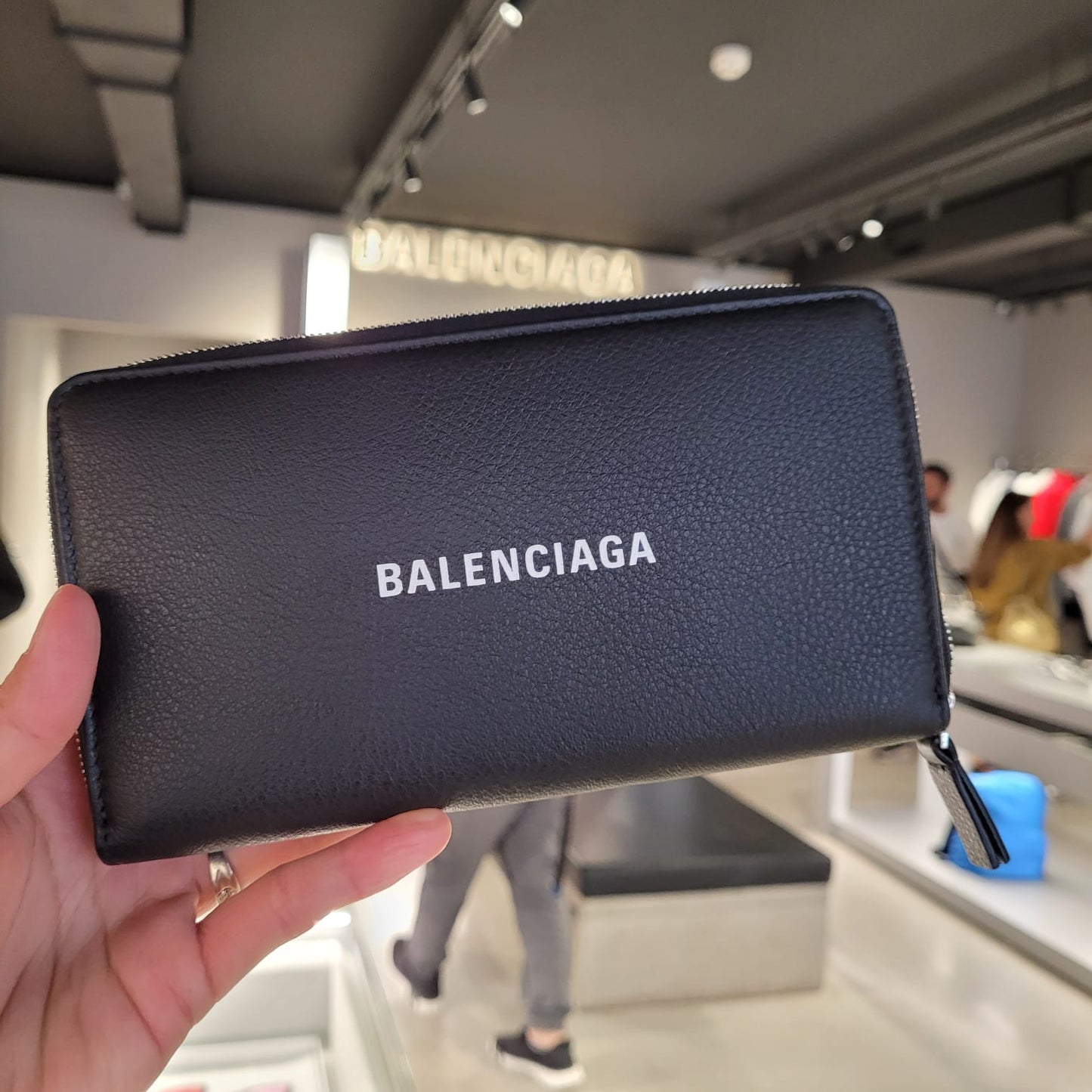 logo long wallet