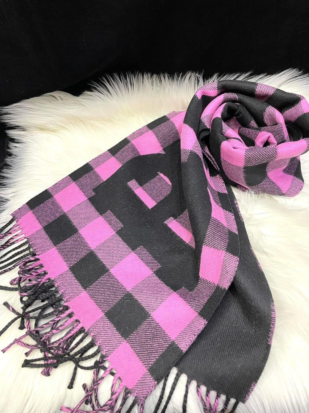 大logo 格仔scarf