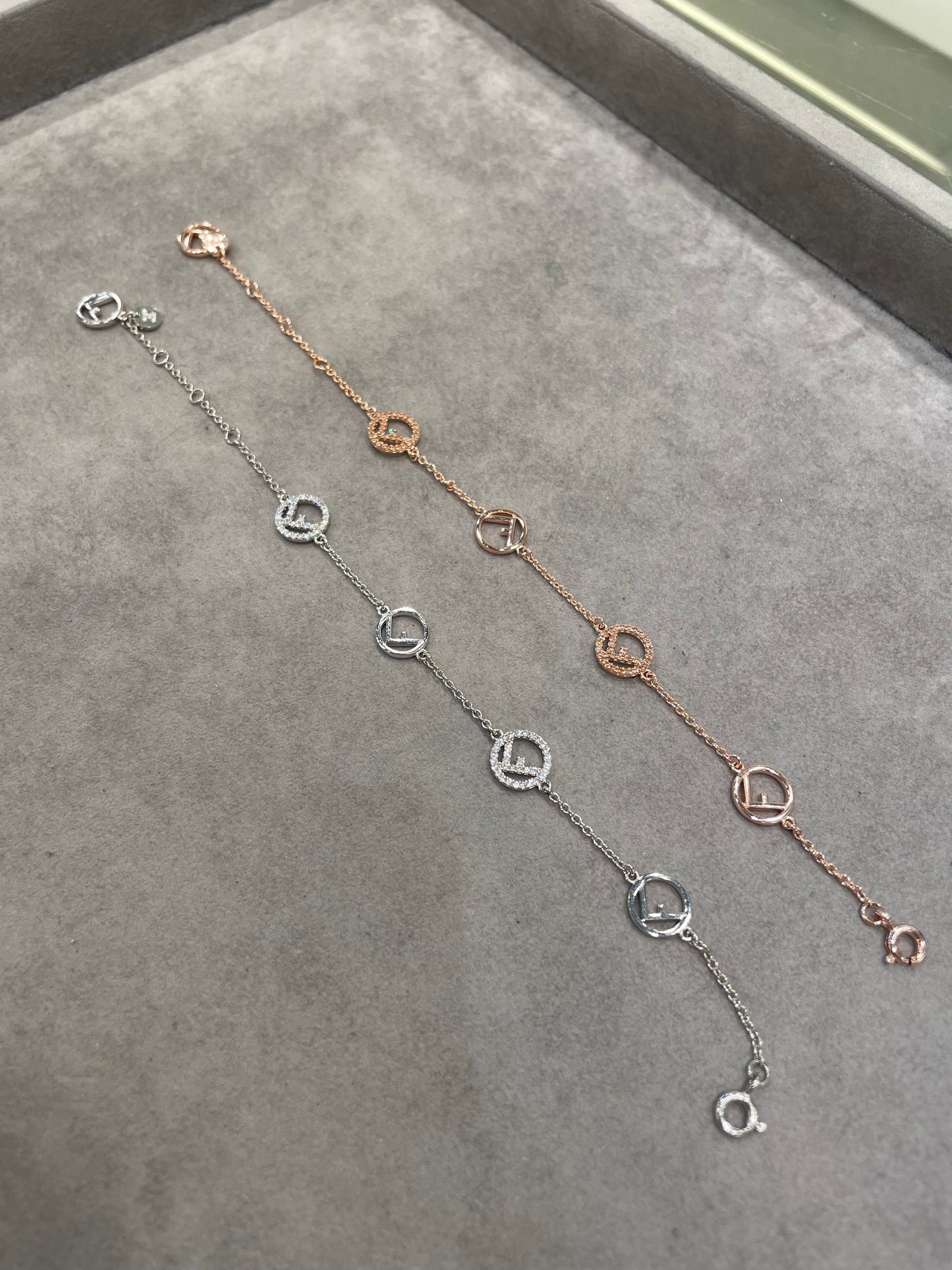 F Logo bracelet