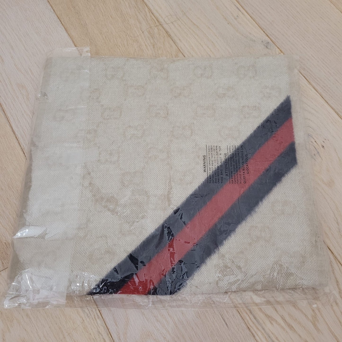 Gg scarf
