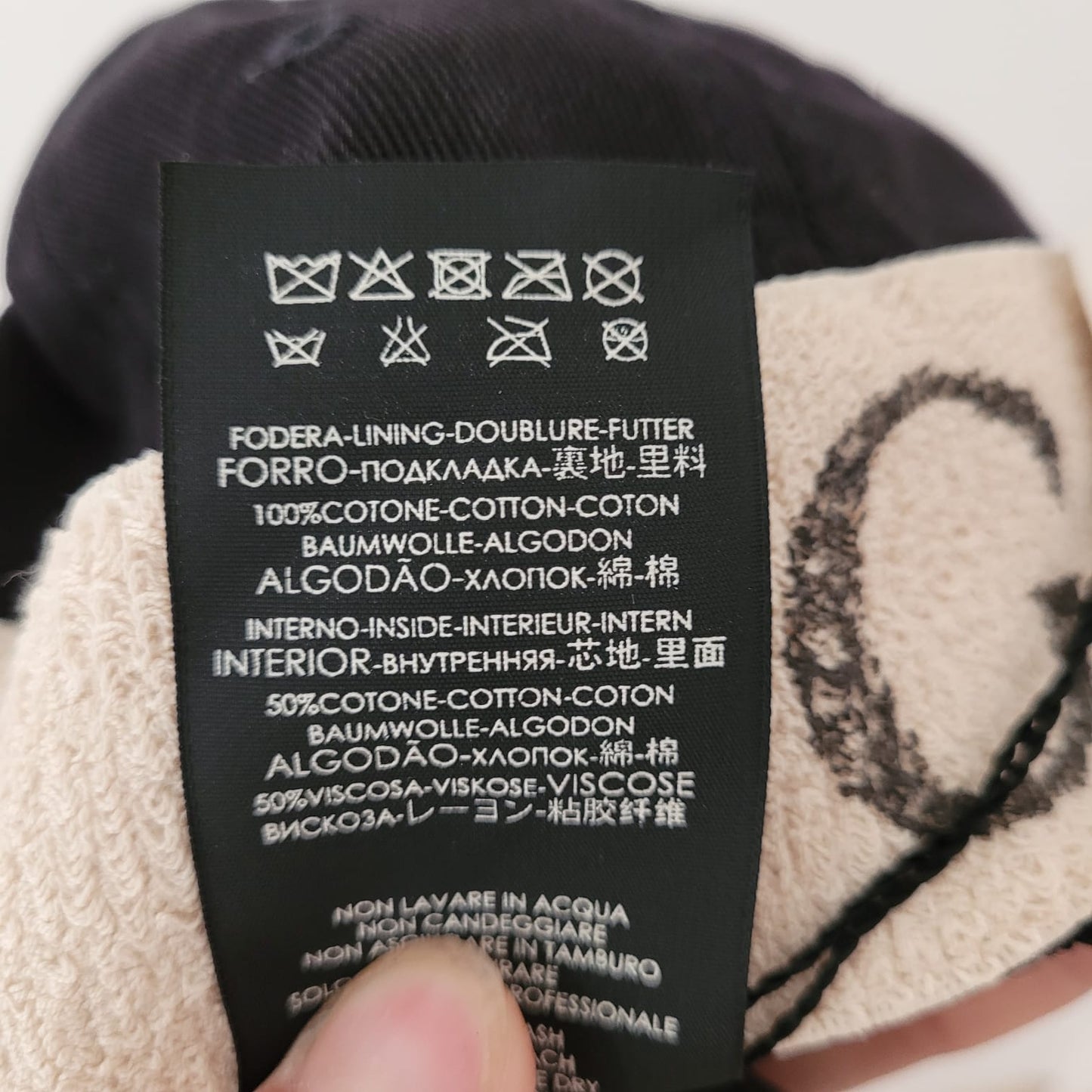 Logo cap