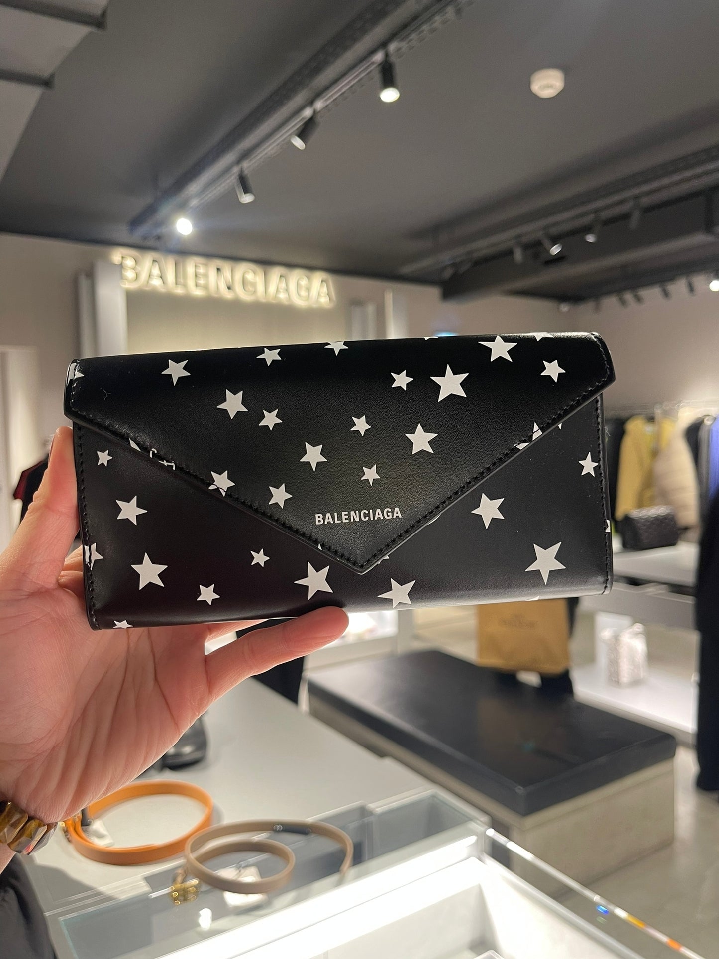 Flap long wallet