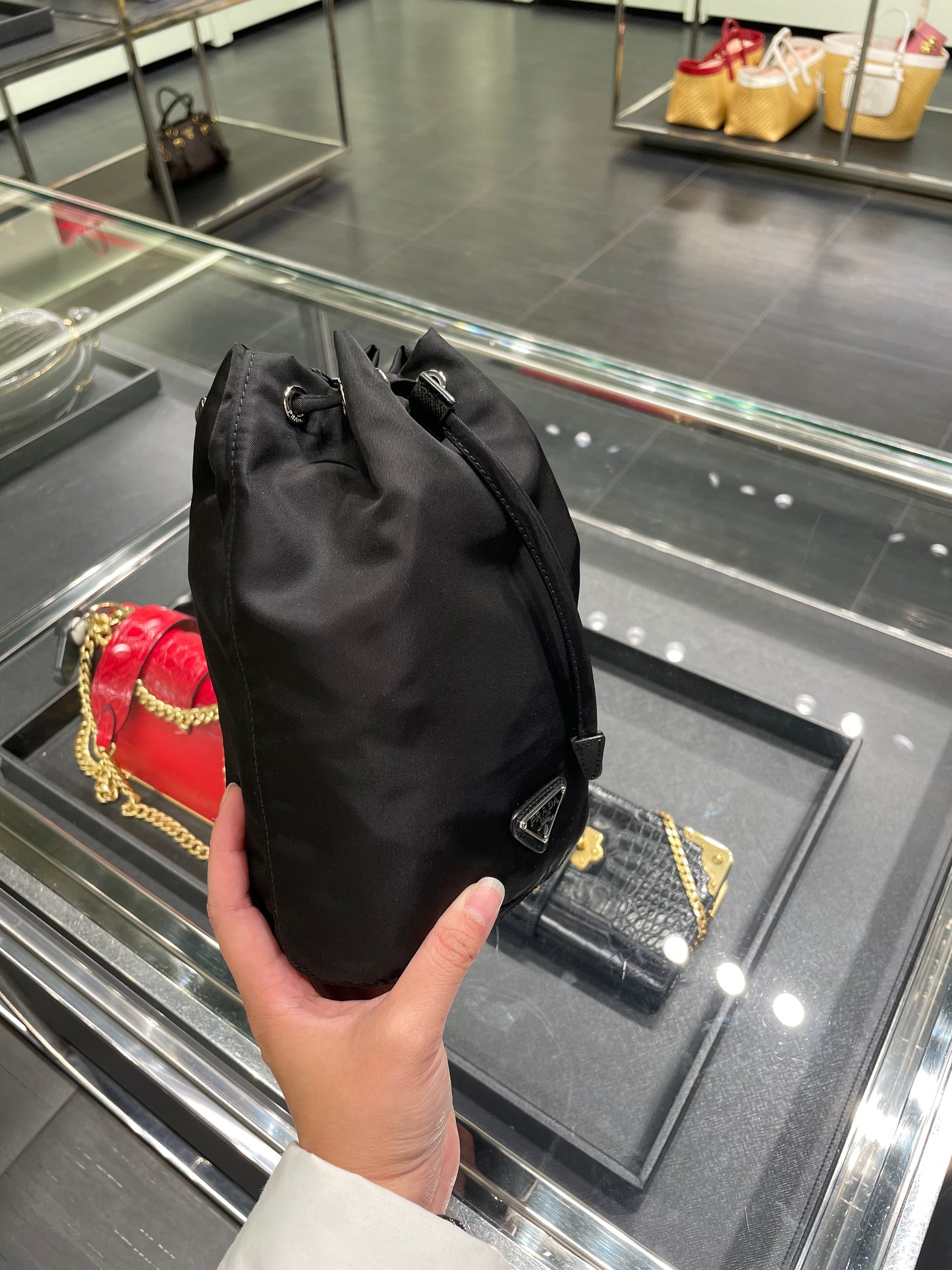 Nylon bucket bag with chain