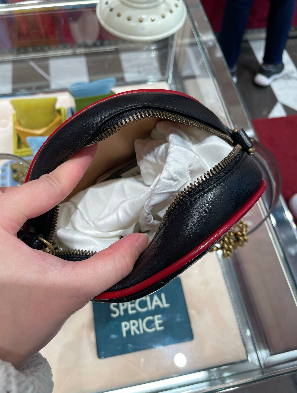 gg marmont round bag