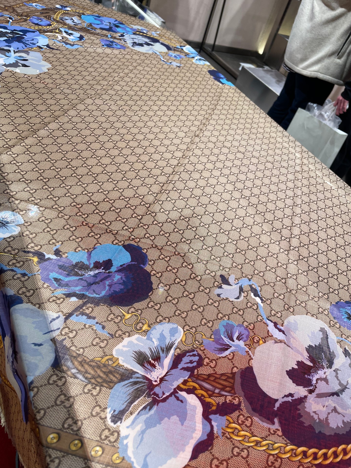 Monogram scarf 藍花