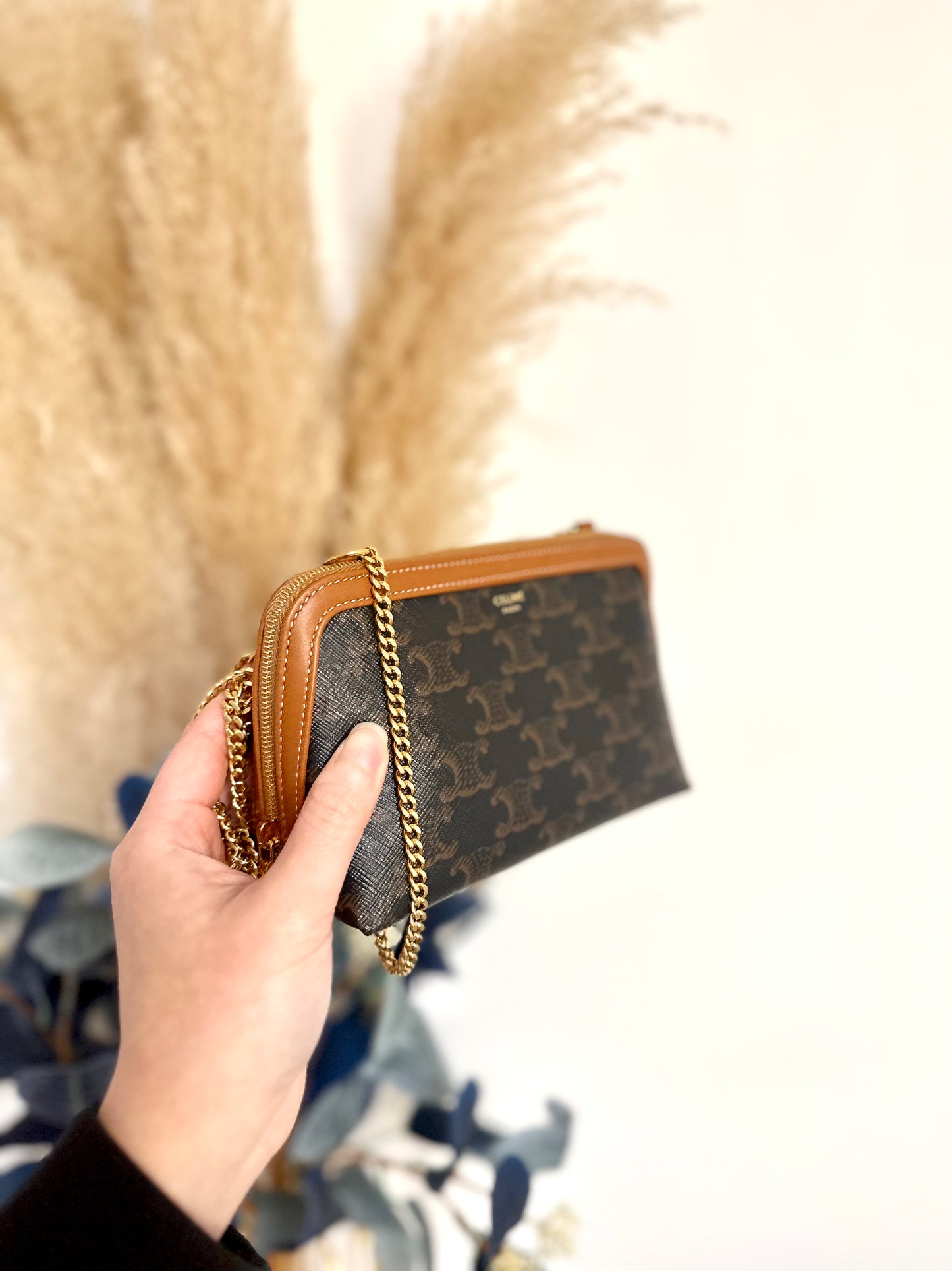 Triomphe Clutch with chain