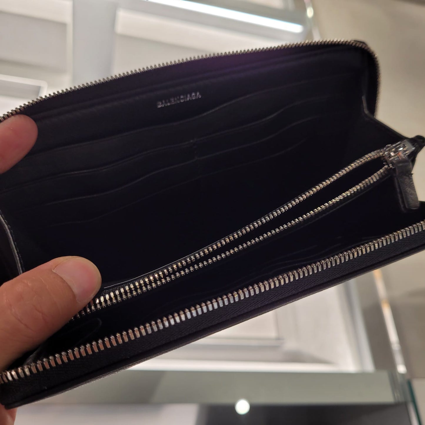 logo long wallet