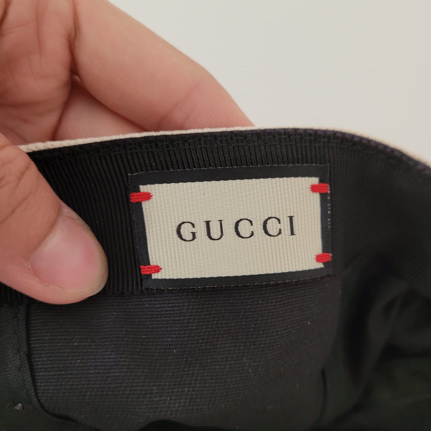 Logo cap