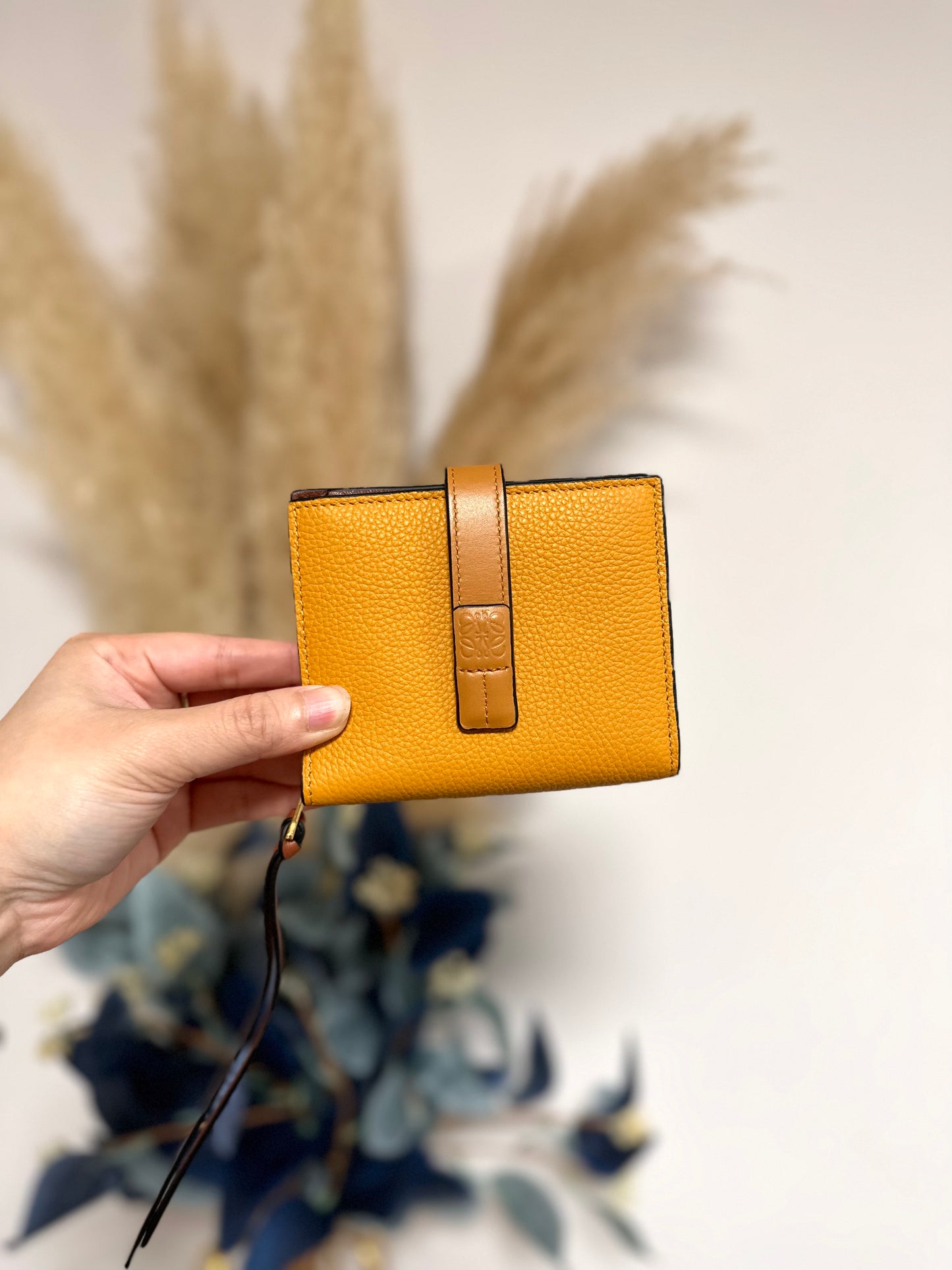 Compact zip wallet honey brown