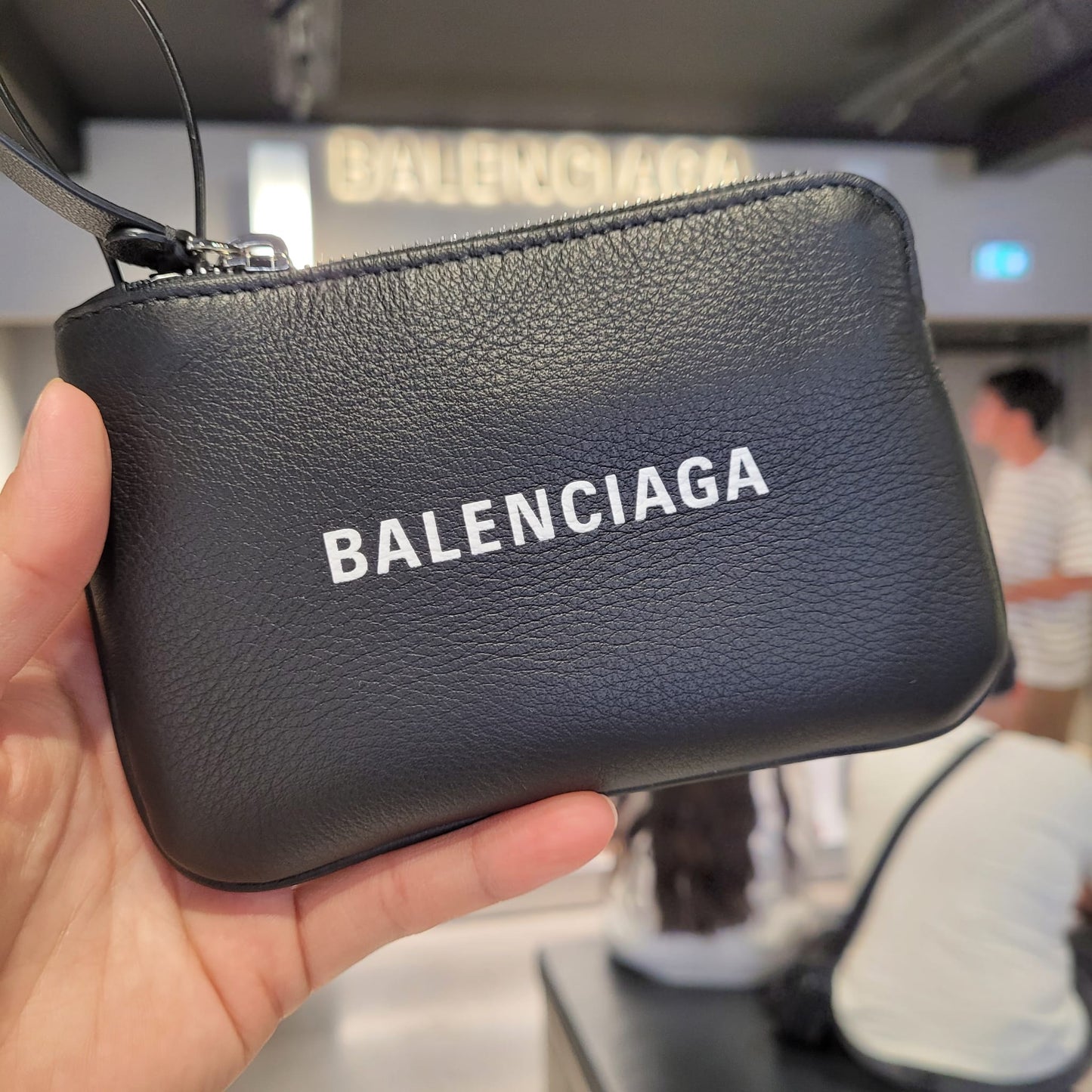 Logo pouch