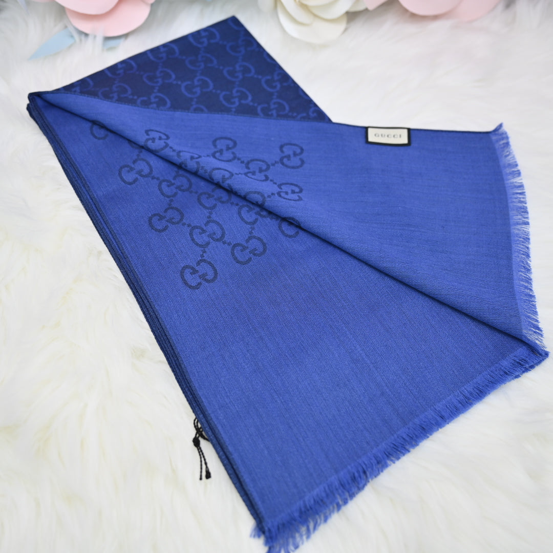 GG scarf