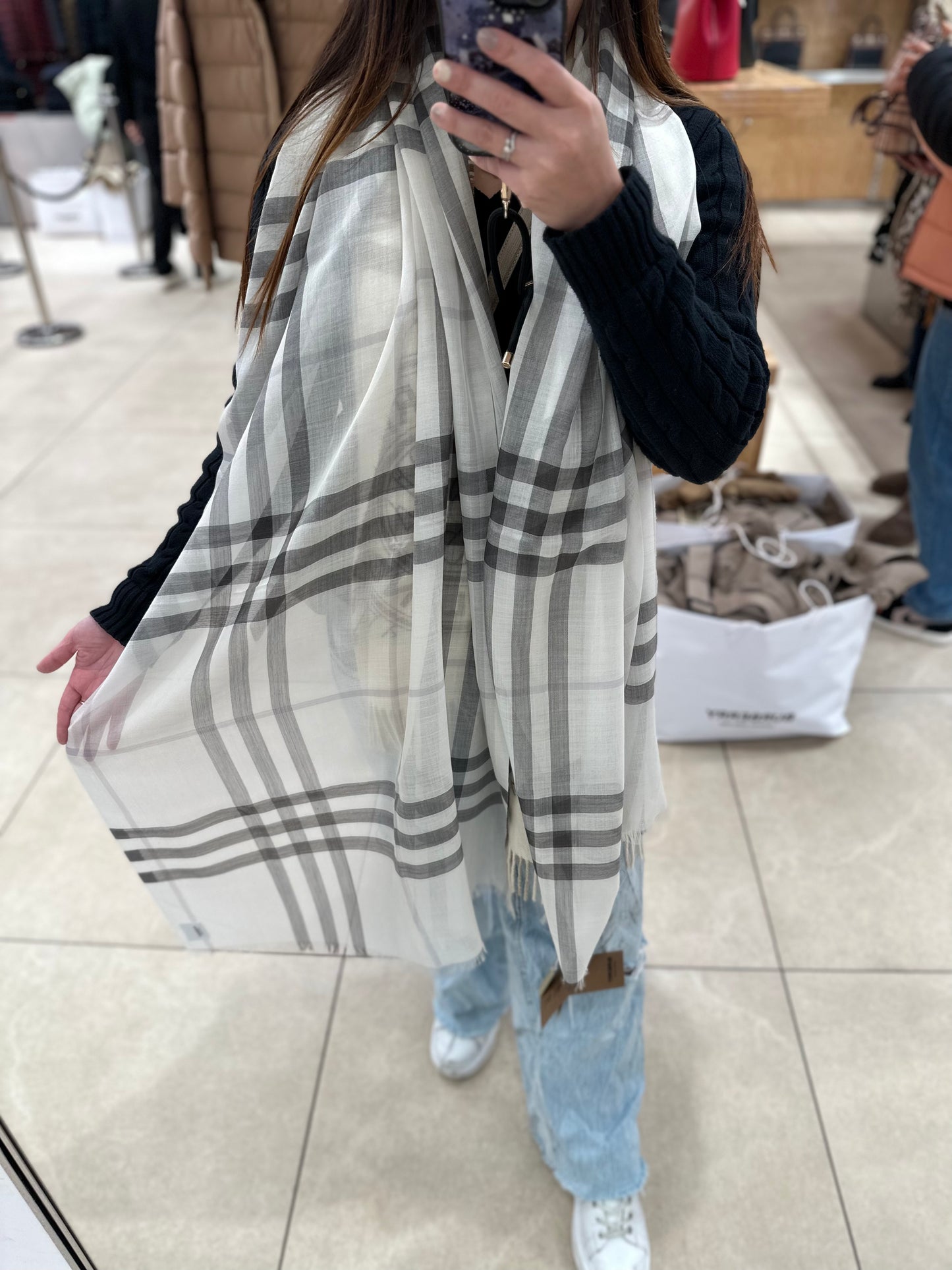 Classic pattern scarf