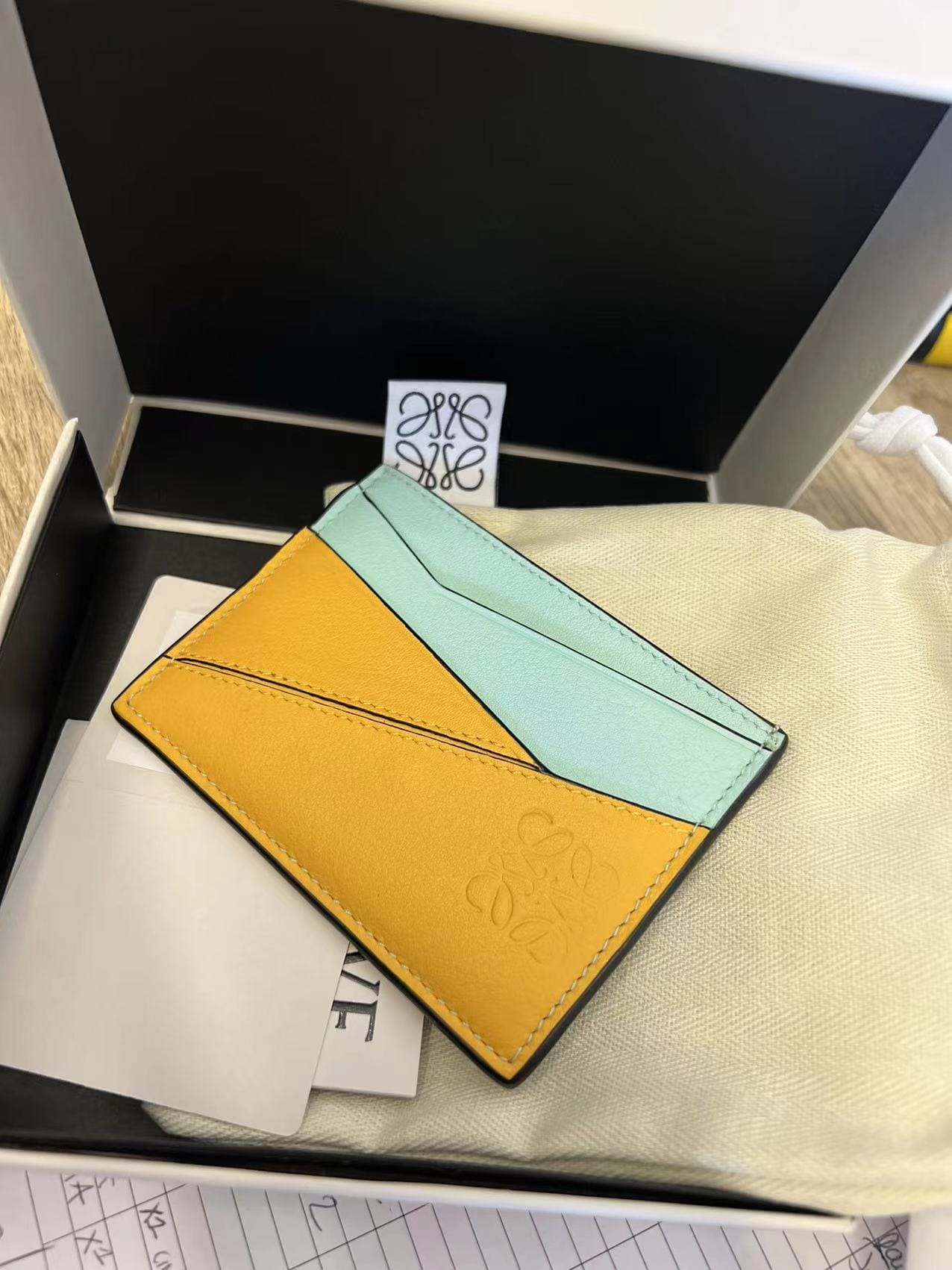 Puzzle card holder
