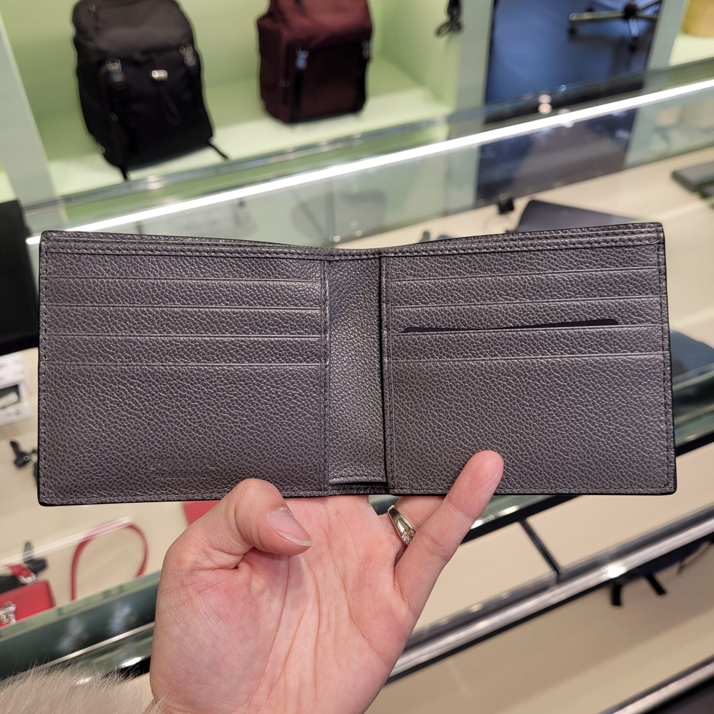 Prada men wallet 8卡位黑拼灰