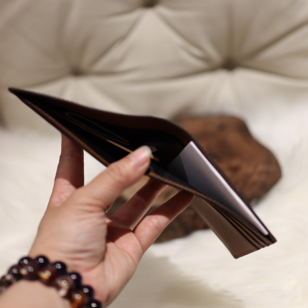 B monogram wallet 8卡位