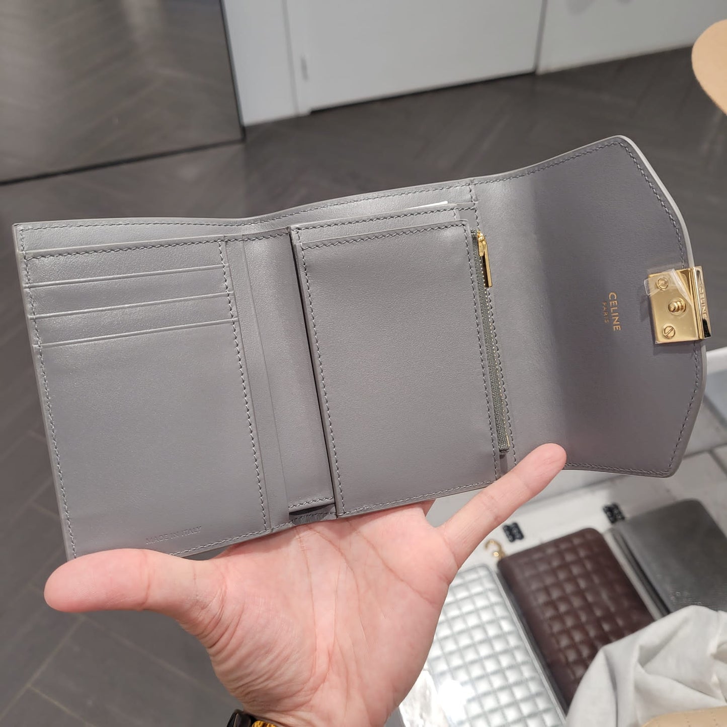 C logo wallet