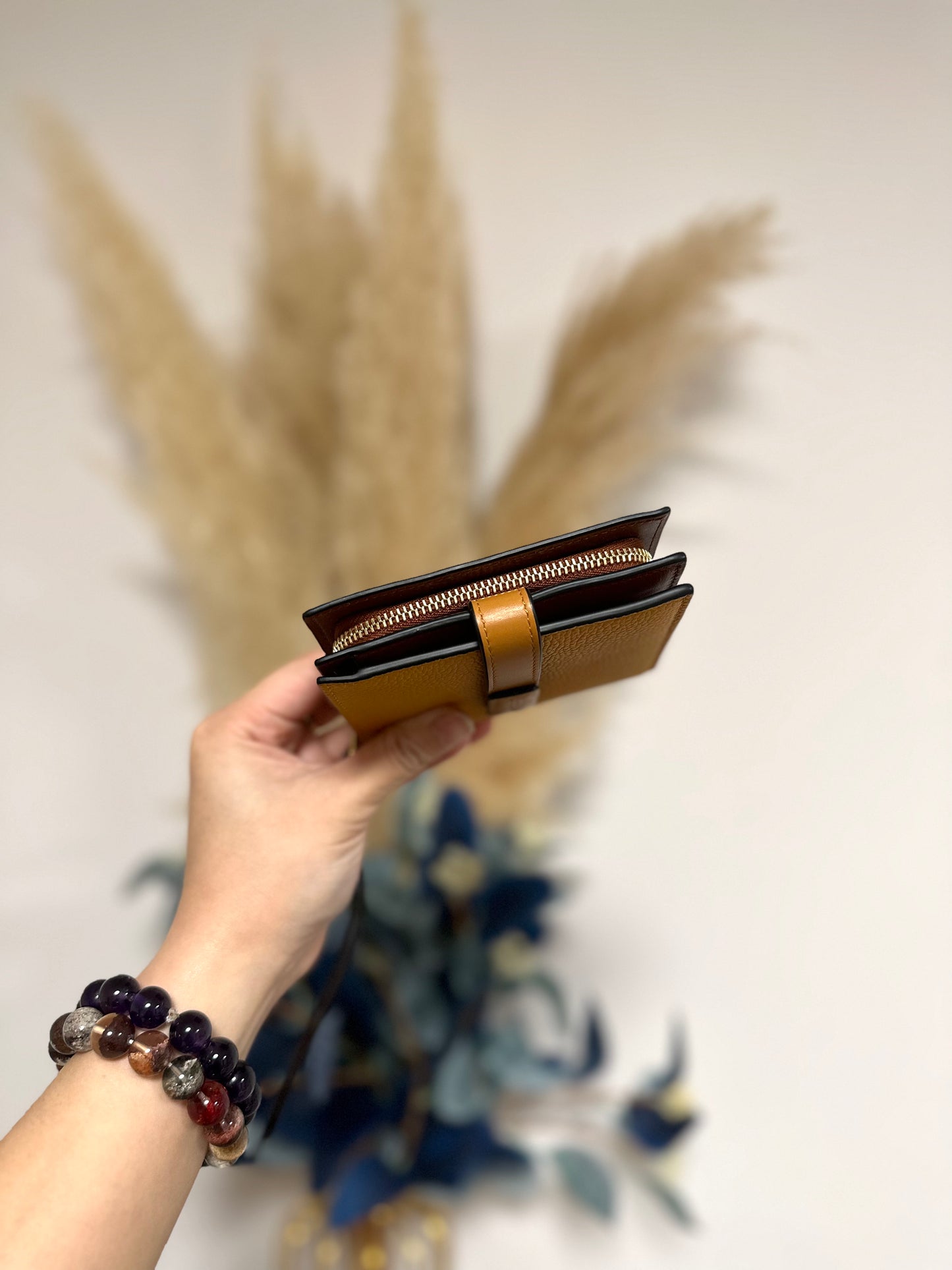 Compact zip wallet honey brown