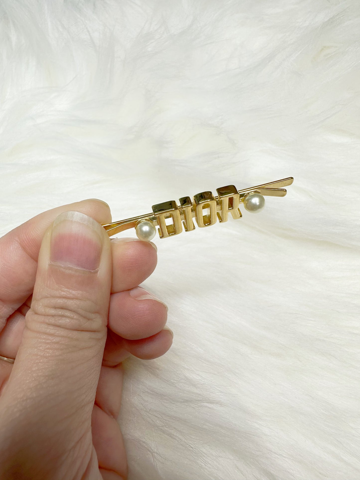 Dior logo hair clips