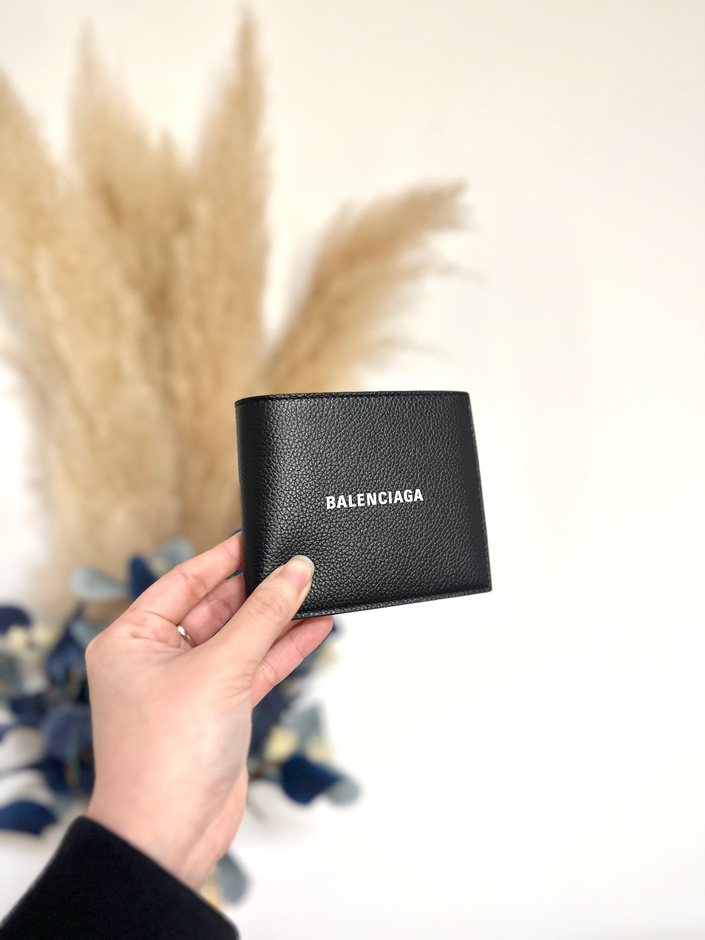 Logo bi-fold wallet