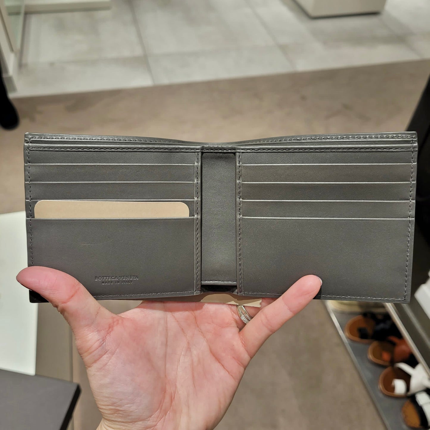 Bv wallet 8卡位