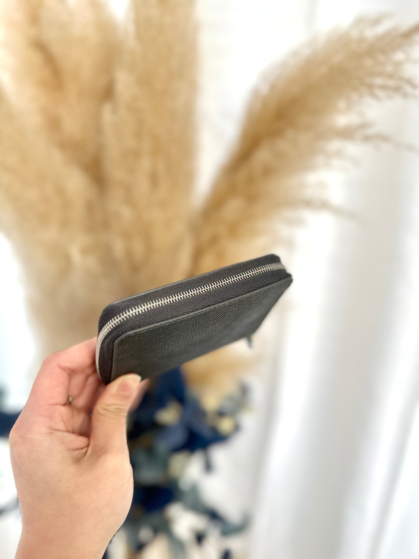 Zipper card holder dark grey