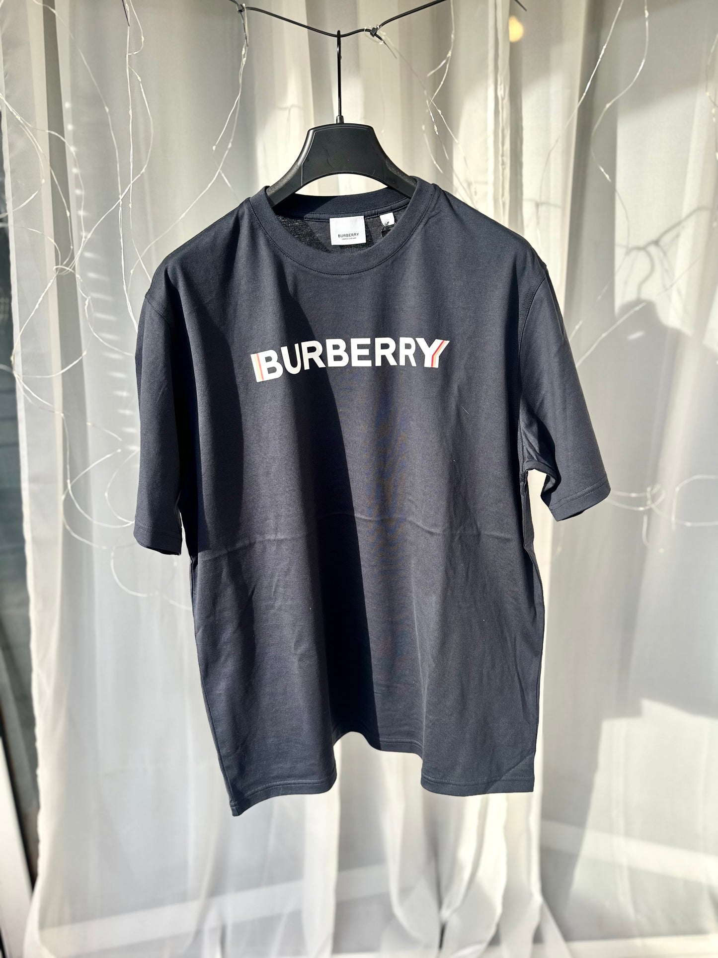 Burberry t shirt m size