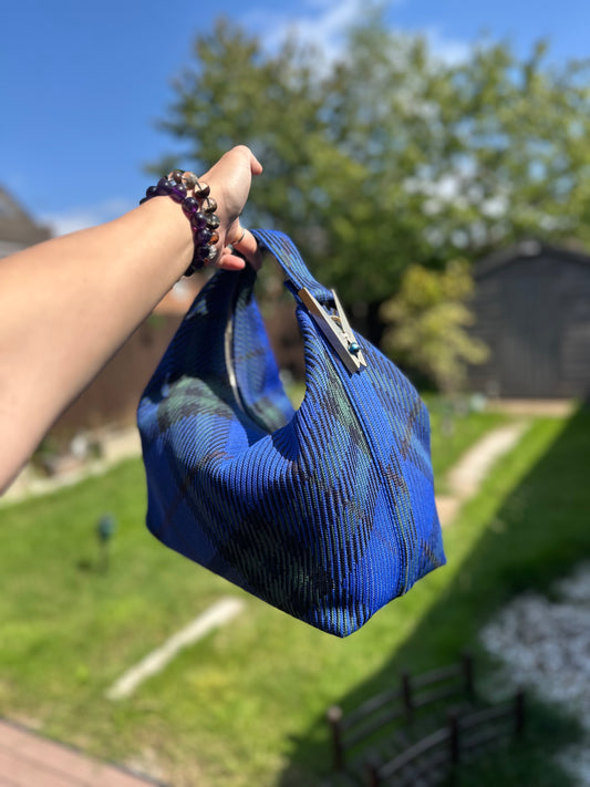 Burberry peg bag knight blue