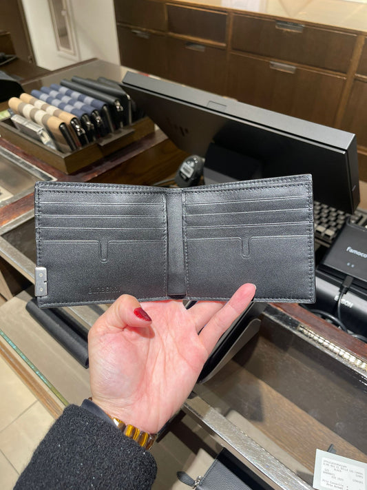 Burberry leather bi-fold wallet in black