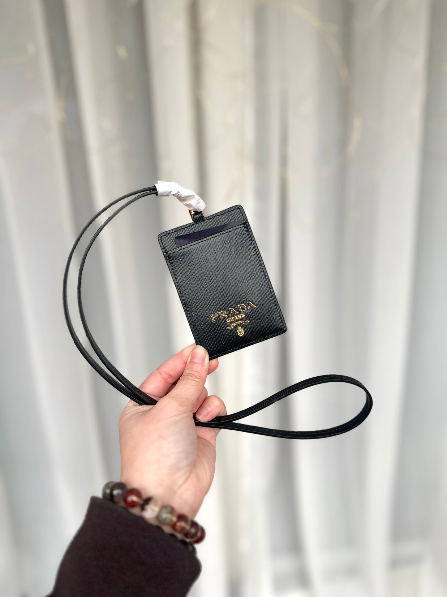 Prada掛頸card holder