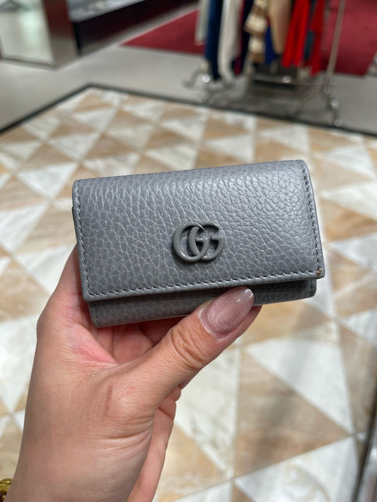 GG key holder pearl grey