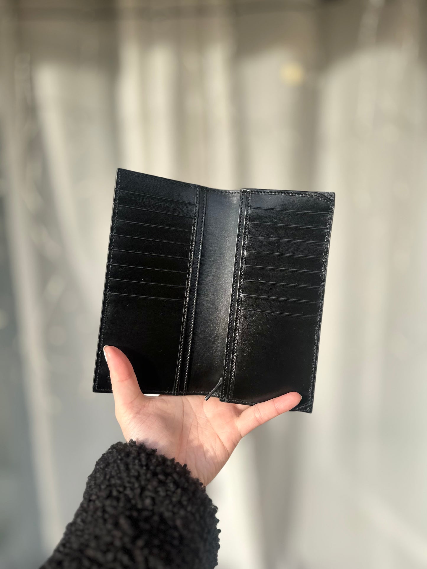 Interlocking g long wallet