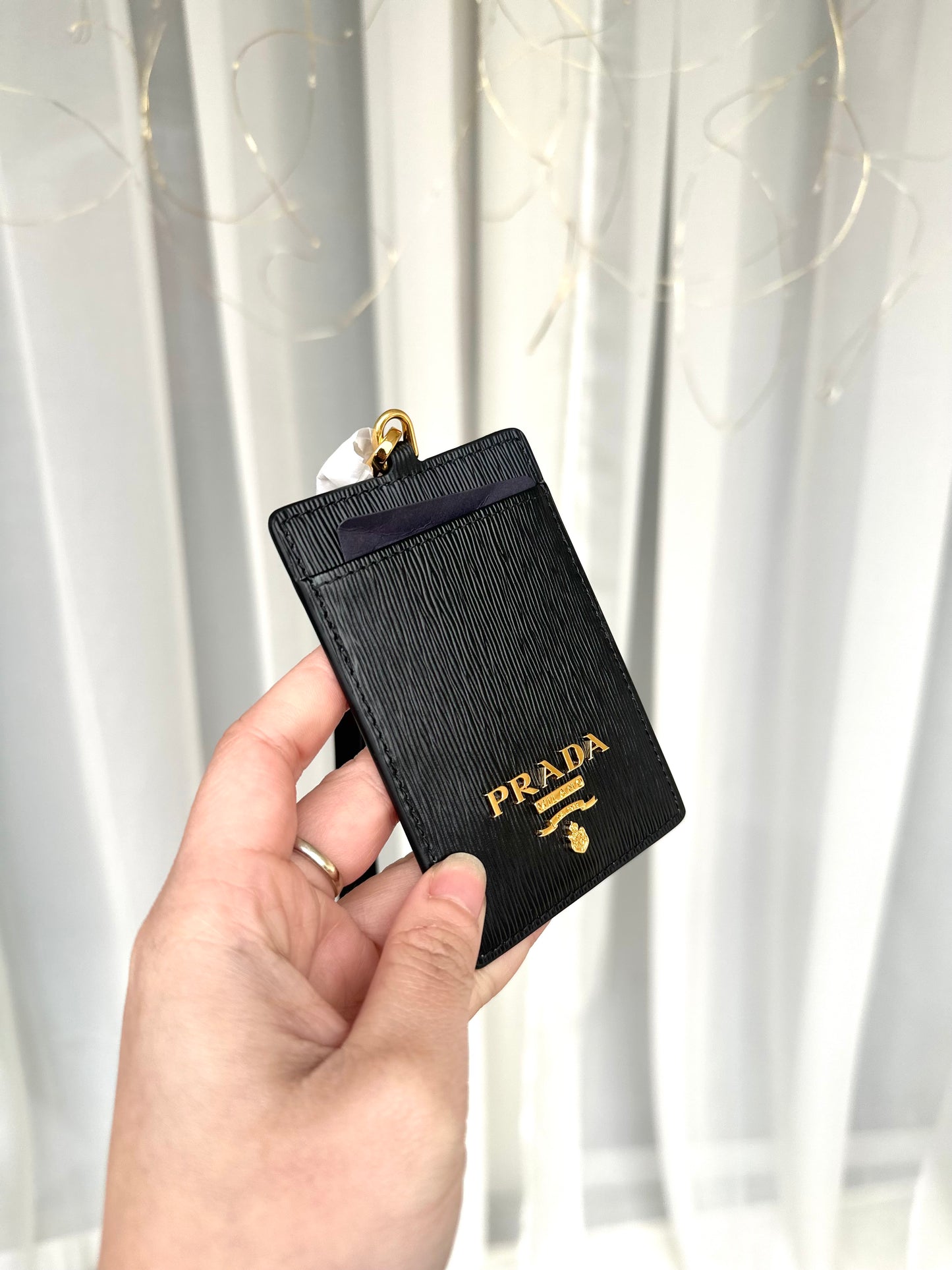 Prada掛頸card holder