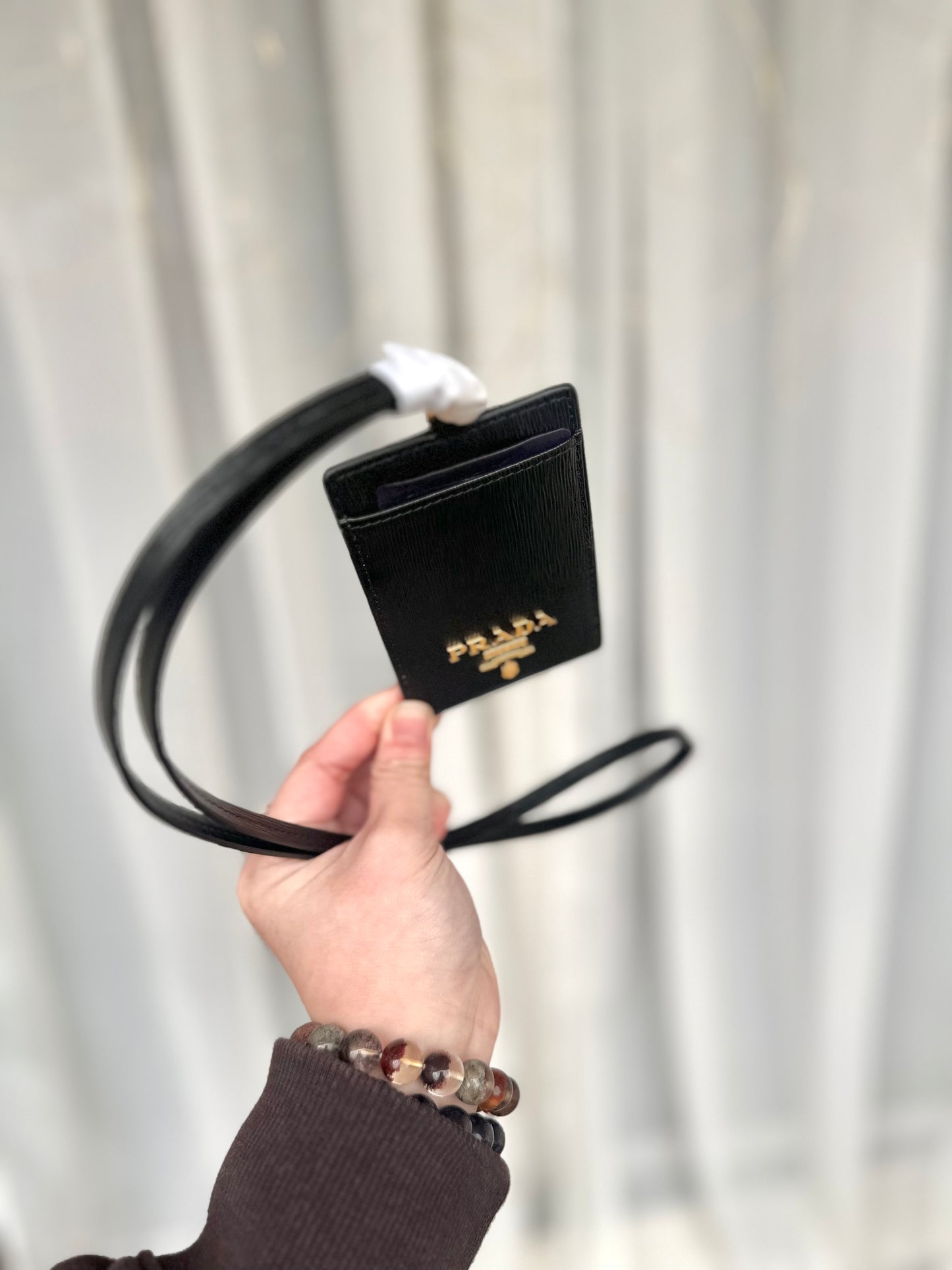 Prada掛頸card holder