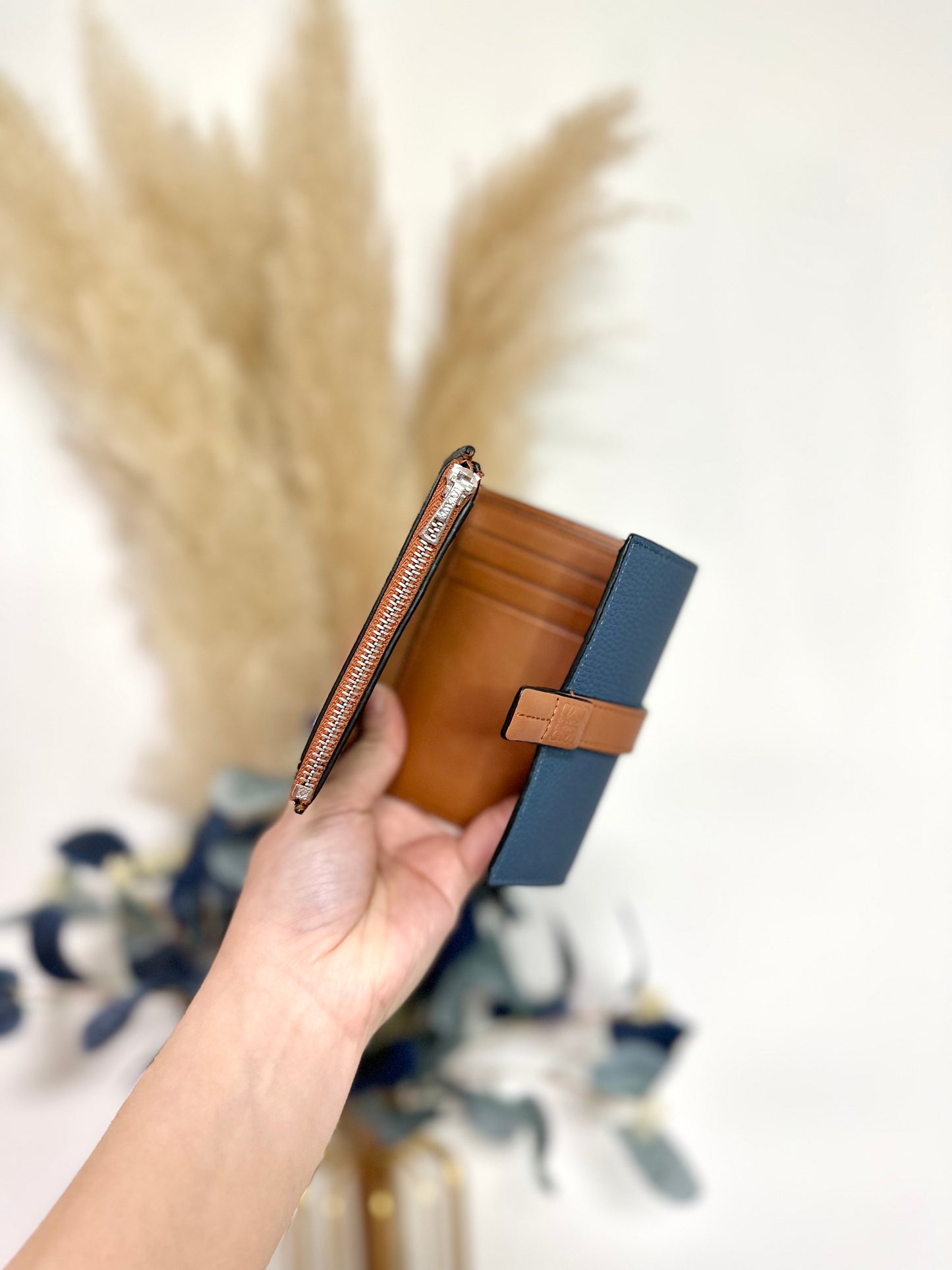 Small vertical wallet