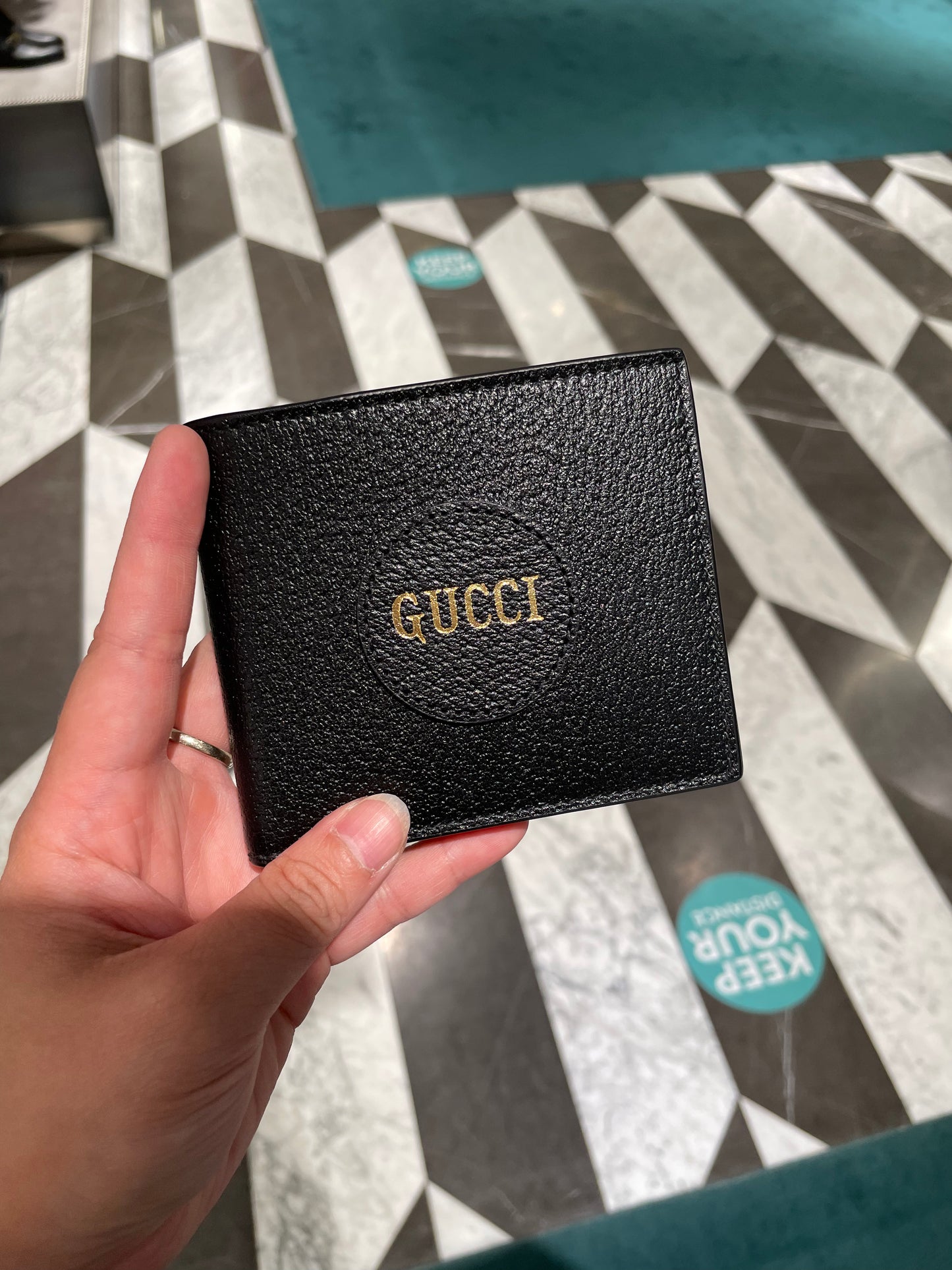 Logo wallet 8卡位