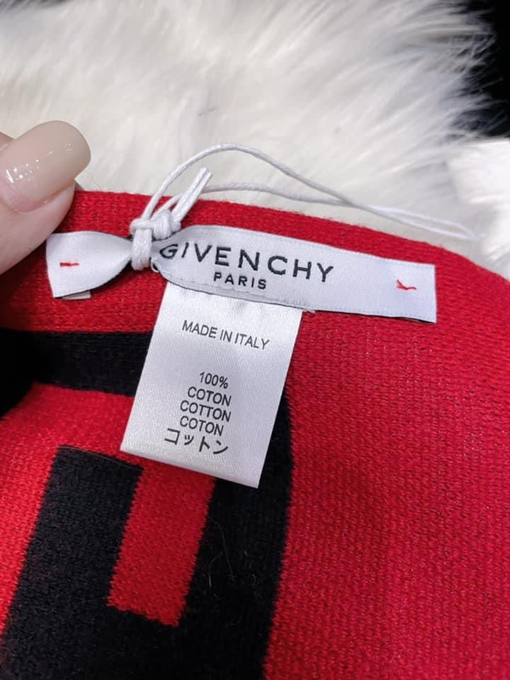 Gv logo scarf