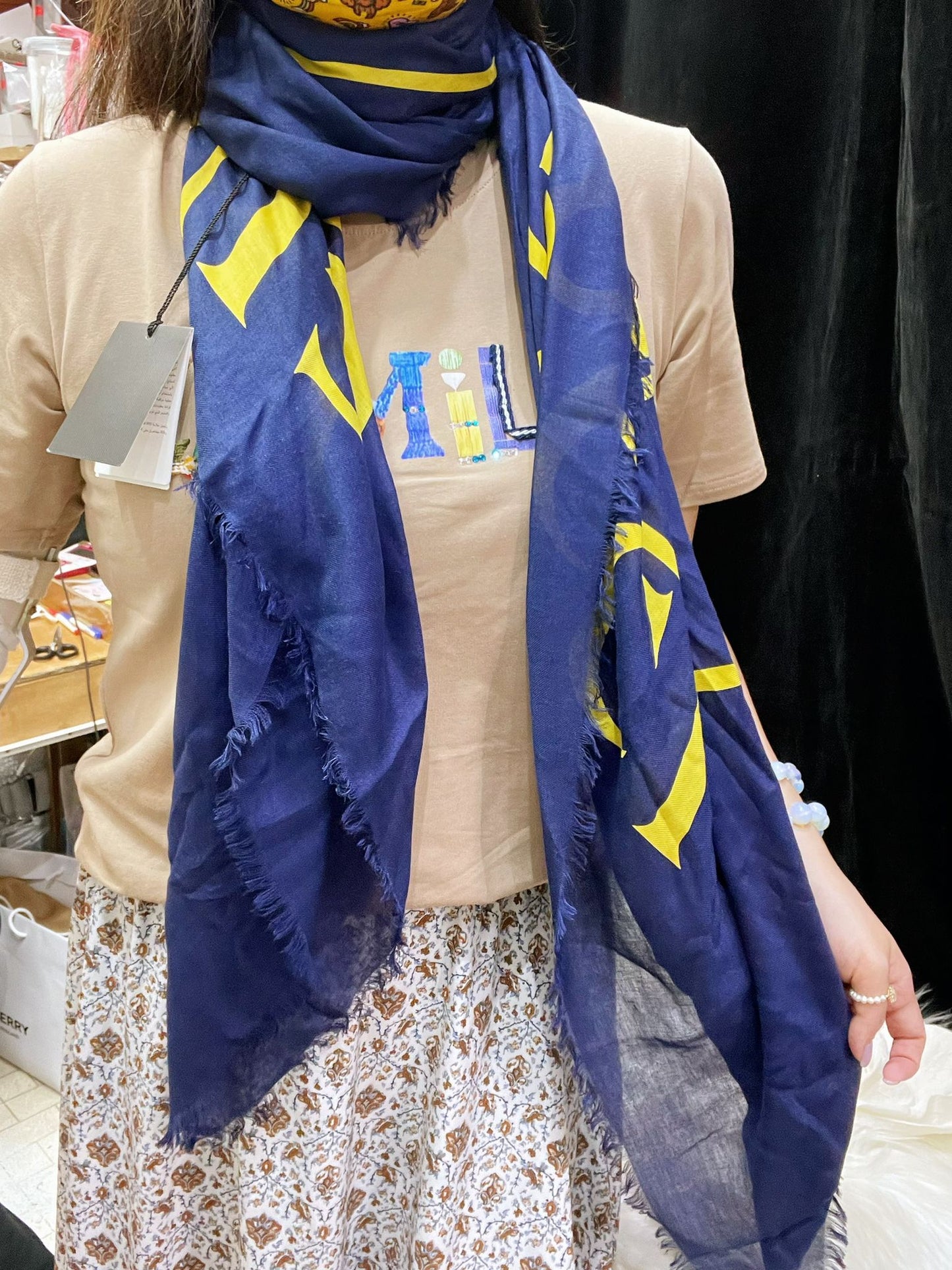 大logo scarf (silk)