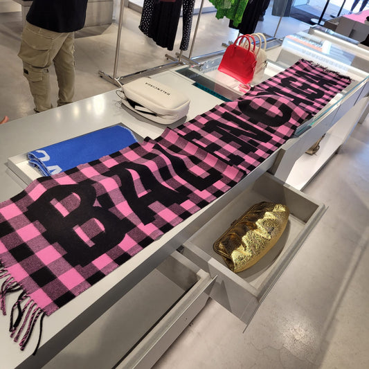 大logo 格仔scarf